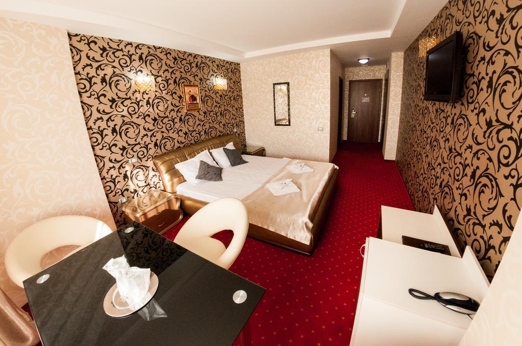 Boutique Shine Neptun
