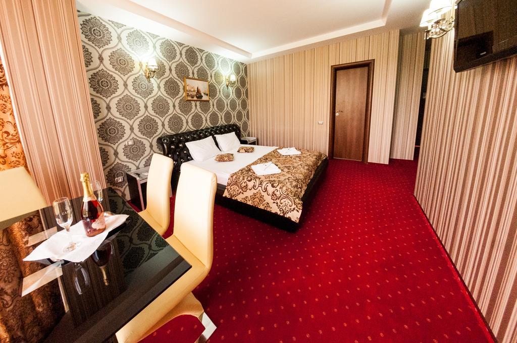 Boutique Shine Neptun