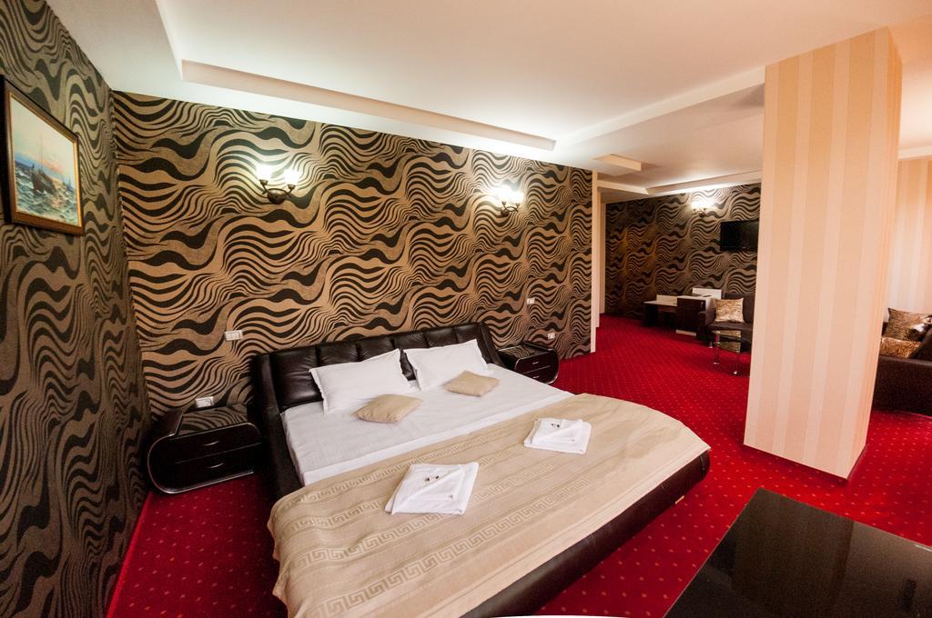 Hotel Boutique Shine 4*