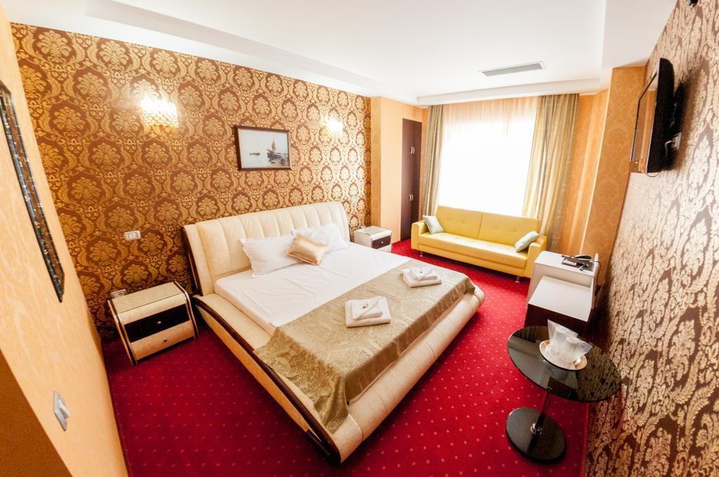 Hotel Boutique Shine 4*